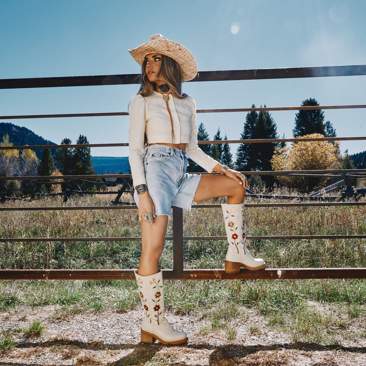 BLOOM LEATHER BOOT