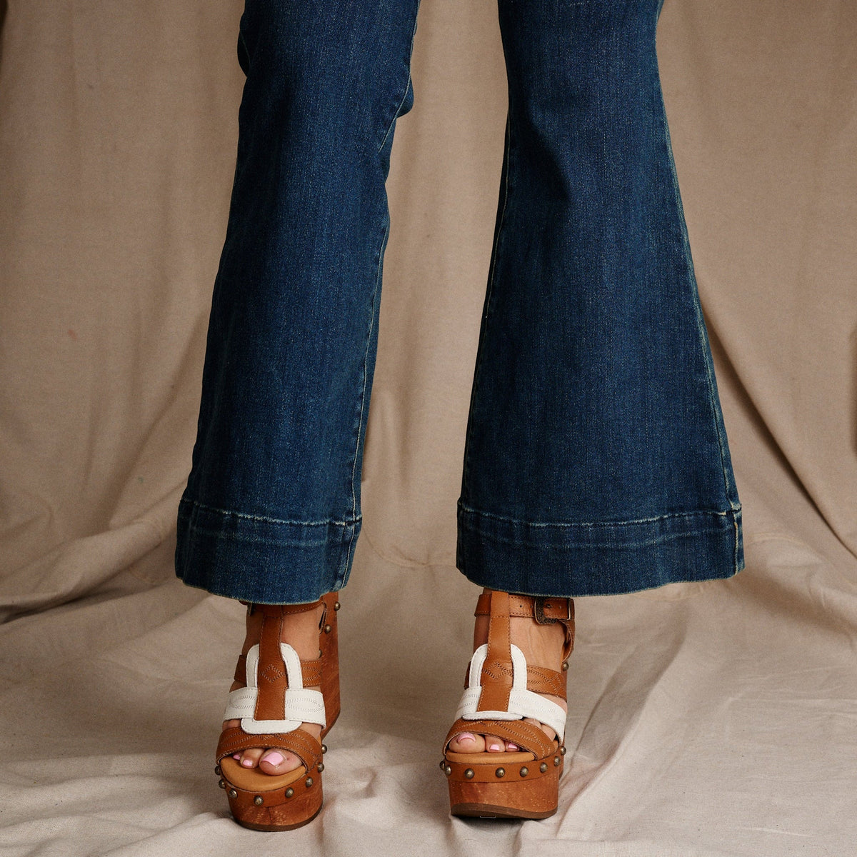 COSMO WOODEN SANDAL