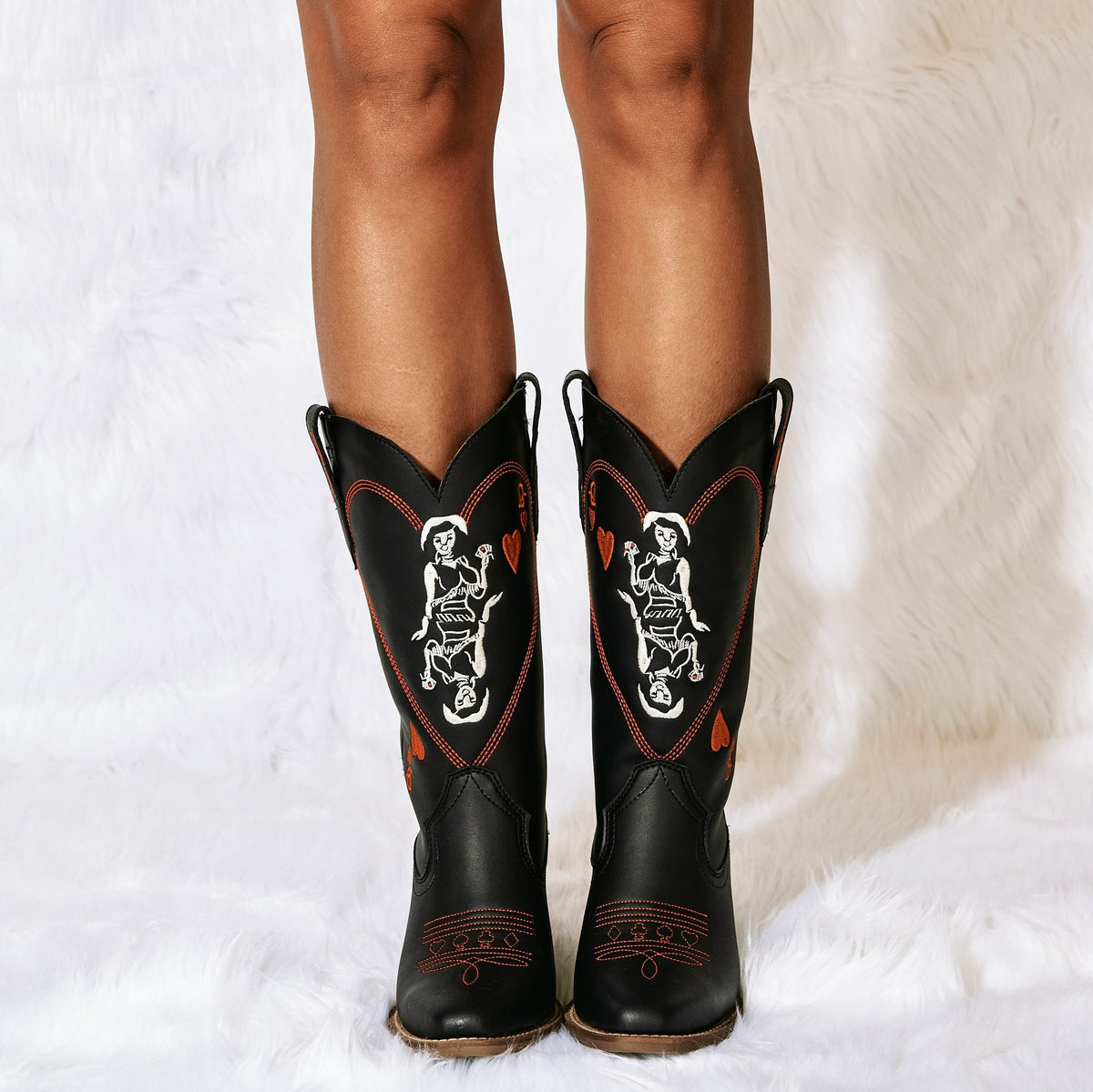 QUEEN A HEARTS LEATHER BOOT